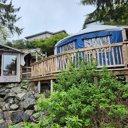 Lunar Cove Inn Charters And Tours Tofino Extérieur photo