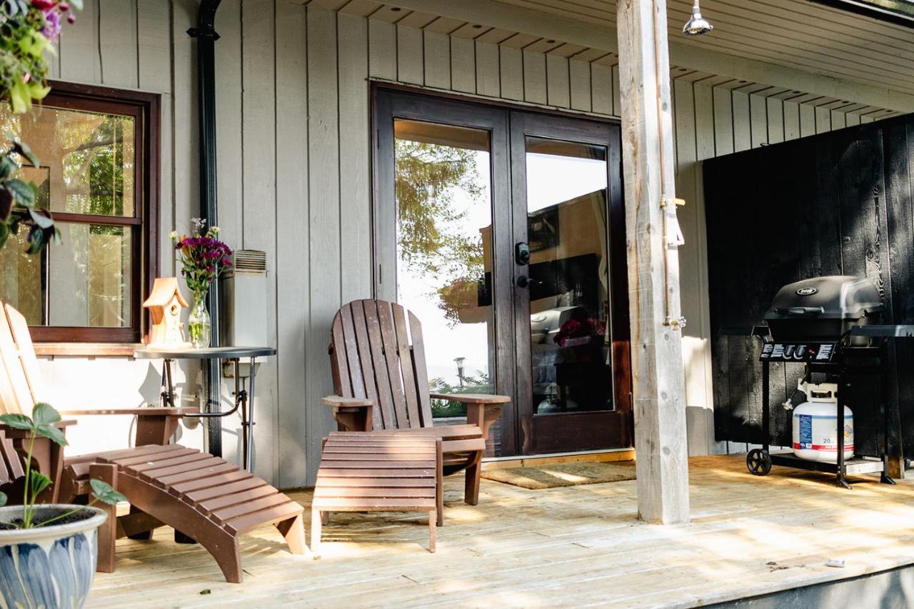 Lunar Cove Inn Charters And Tours Tofino Extérieur photo