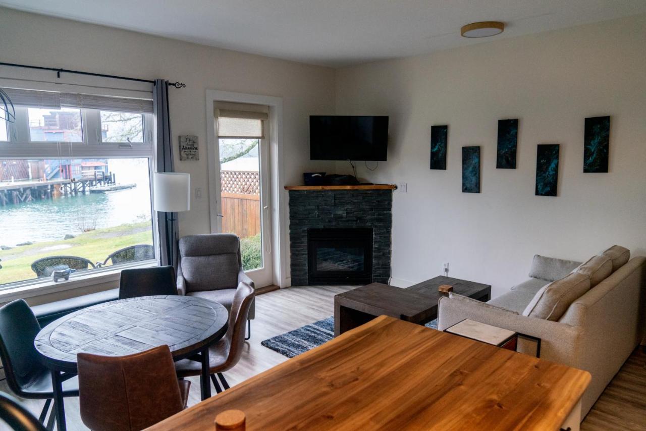 Lunar Cove Inn Charters And Tours Tofino Extérieur photo