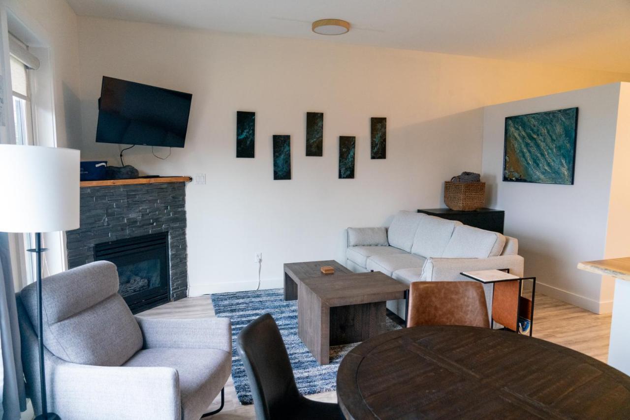 Lunar Cove Inn Charters And Tours Tofino Extérieur photo