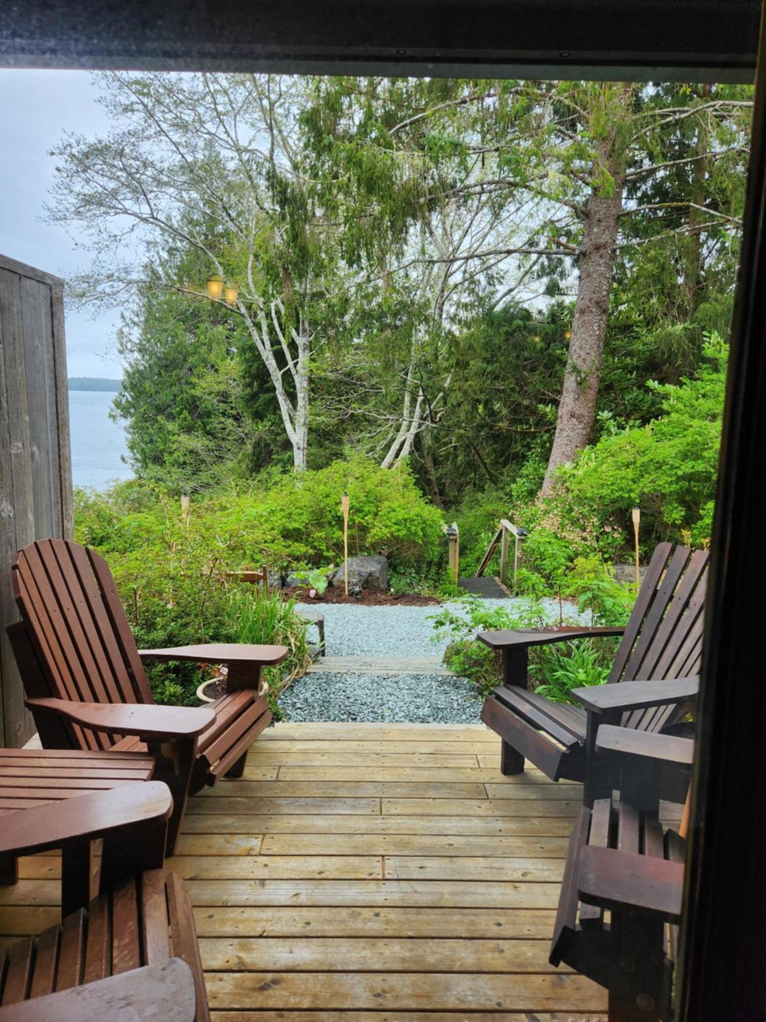 Lunar Cove Inn Charters And Tours Tofino Extérieur photo